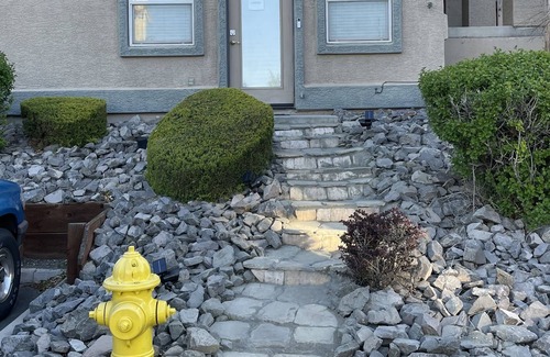 Sparks Apartment | Quiet Studio located near Downtown with entrance come and go as you please!