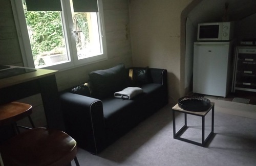 Pernant Apartment | Quiet studio near Soissons