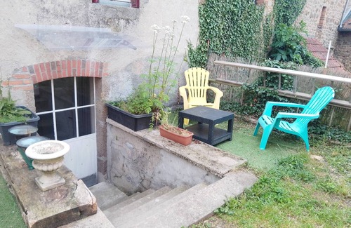Saint-Priest Apartment | Quiet studio with pool table and spa, pets welcome.