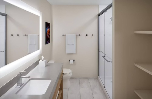 Macomb Hotel | Quiet Studio with Full Kitchen Close to Macomb Center for the Performing Arts