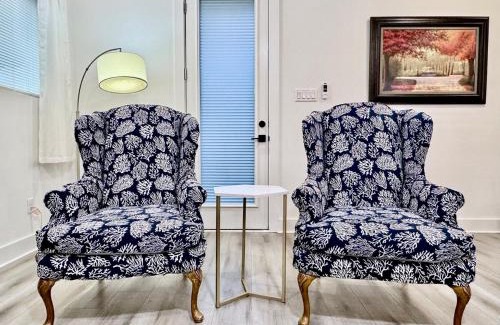 North Houston House | Quiet stylish home close to downtown and airport