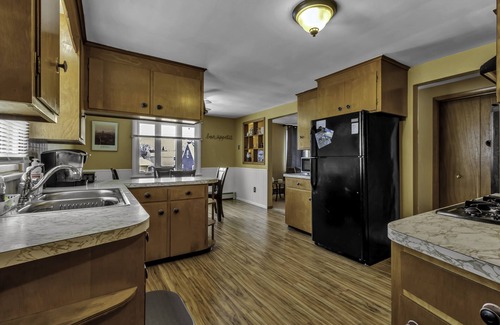 Depew Apartment | Quiet suburban home 10 minutes from airport/25 min from Niagara Falls