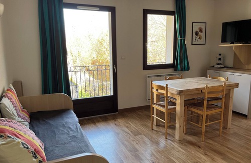 Bagneres-de-Luchon Apartment | Quiet T3 apartment in wooded park, 10 minutes from the spa, near town center