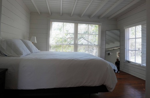 Lakeway House | Quiet & Thoughtful House on Private 7-acre Estate