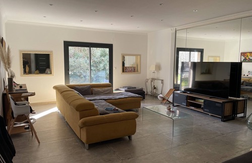 Gardanne Villa | Quiet villa with pool between Aix en Provence and Marseille