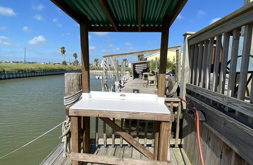 Rockport House | Quiet Waterfront Retreat minutes from downtown.