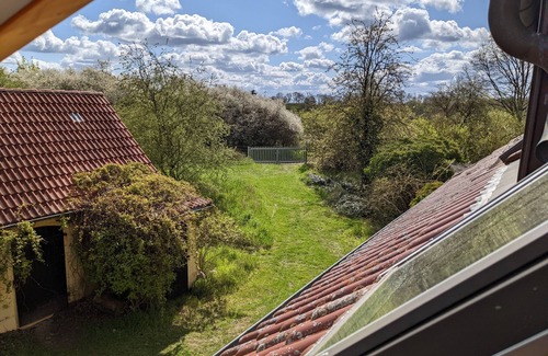 Herzfelde Apartment | Quietly located holiday home with a natural garden, 500m from the lake and the forest