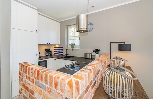 Westerland House | Quietly located semi-detached vacation home in Friedrichshain with terrace.