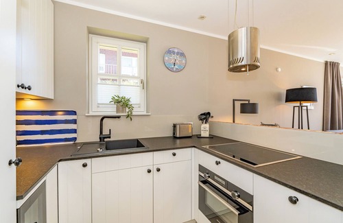 Westerland House | Quietly located semi-detached vacation home in Friedrichshain with terrace.