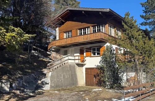 Adelboden Apartment | Quietly situated holiday home with marvelous mountain views