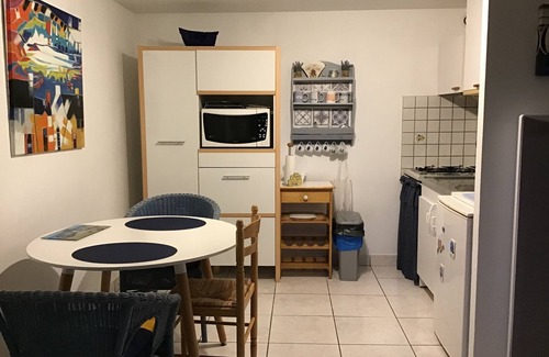 Quimper Apartment | QUIMPER - Charming, comfortable studio with terrace on the beach road