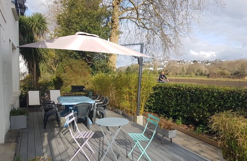 Quimper House | Quimper- Feet in the water for this vacation home - 6 bedrooms