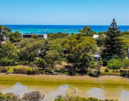 Quindalup House | Quindy Beach Cottage Just Steps to the Bay
