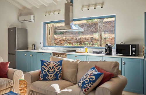 Armamar Cottage | Quinta do Cedro Azul (pintahouse.com)