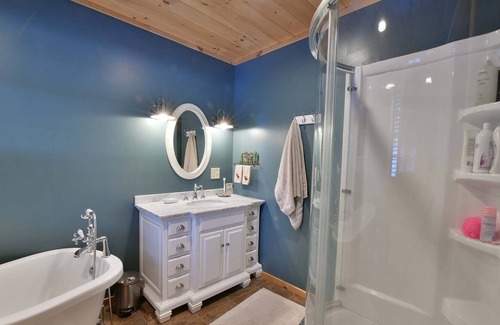 Northville Cabin | Quintessential Adirondack Getaway along Sacandaga River