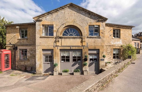 Blockley Condo | Quintessential Apartment, The Coach house