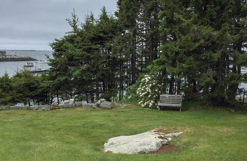 Spruce Head House | Quintessential Waterfront Maine Cottage