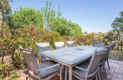 North Tamworth House | Quintet 3 - Value & location