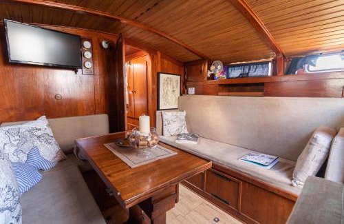 Bari Boat Rental | Quo Vadis Yacht
