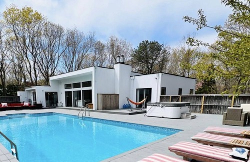 Quogue House | Quogue Village Luxury Modernist Hamptons Estate with saltwater pool and hottub