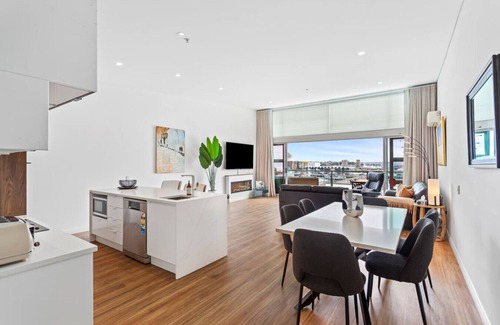 Auckland Central Business District Apartment | QV Stays Luxury Harbourview Retreat - 3 Bedrooms