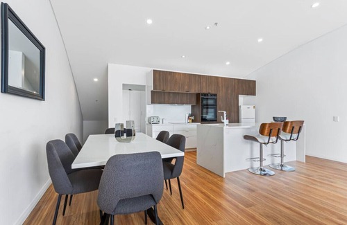 Auckland Central Business District Apartment | QV Stays Luxury Harbourview Retreat - 3 Bedrooms
