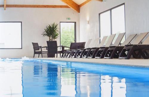 Saint-Hilaire-de-Riez Ski Chalet | Résidence avec piscine, chalet pour 6