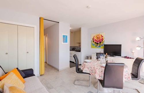 Sainte-Maxime City Centre Apartment | Résidence Azur by Interhome