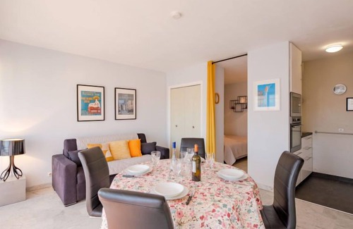 Sainte-Maxime City Centre Apartment | Résidence Azur by Interhome