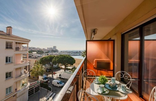 Sainte-Maxime City Centre Apartment | Résidence Azur by Interhome