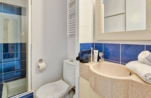 Giens Apartment | Résidence Pierre & Vacances La Pinède*** - Apartment for 6 people - 1 bedroom + 1 sleeping area - Terrace or balcony - Garden view