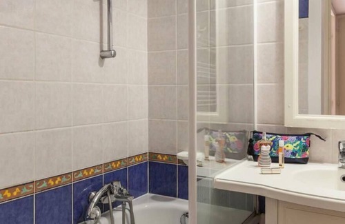 Giens Apartment | Résidence Pierre & Vacances Le Hameau de la Pinède *** - Apartment 5 people - 1 bedroom - Balcony - Pool view - Air-conditioned