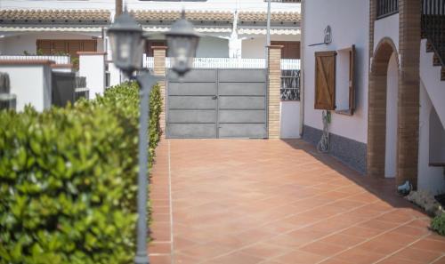 El Roc de Sant Gaieta Villa | R145 Holiday house close to the beach in Roda de Bara
