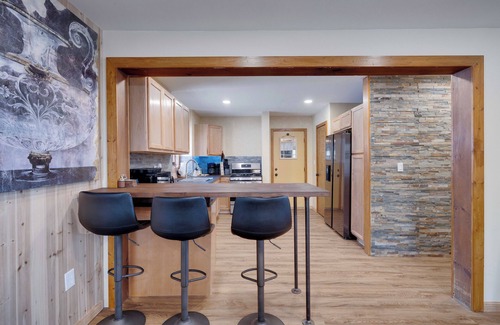 Greentown House | Raccoon House & Spa. Scandinavian style retreat w/sauna and hot tub.