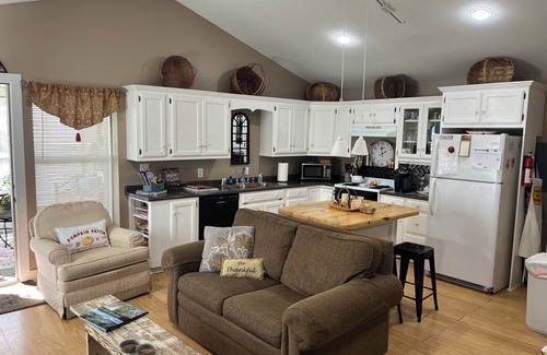 Walden Cottage | Rachel's Place is a place of quiet rest yet close to all the attractions.