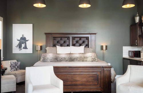 Downtown Condo | Rackensack Inn Summar