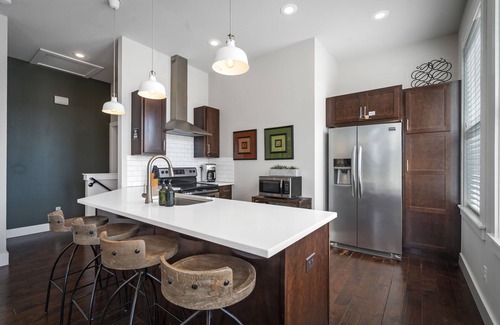 Downtown Condo | Rackensack Inn Summar