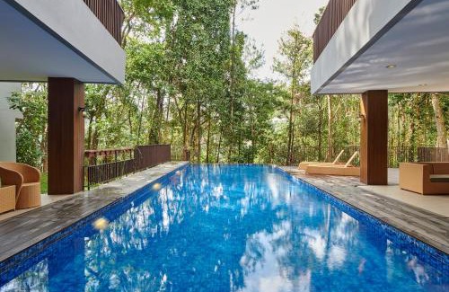 Bandung Villa | Radiance Hill View Villa 10 bedrooms with a private heated pool and billard