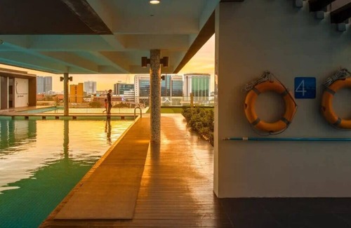 Tanjong Bidara Apartment | Radiant 1BR Suite Cool Balcony