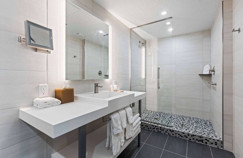 Port Canaveral Resort | Radisson Resort at the Port