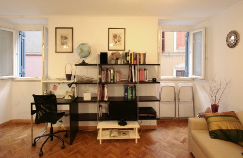 Rome City Centre Apartment | Raffy's Charming Suite at Fori Imperiali in Rome