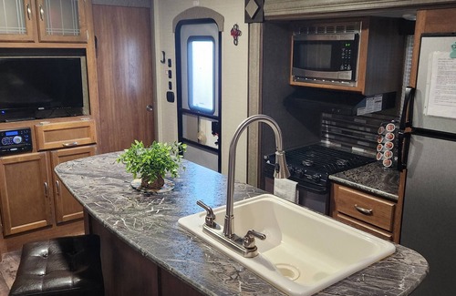 New Waverly House | RafterTFarm - The Star: Ranch Stay in an RV