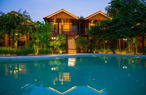 Faridabad House | Raha Farms by ELIVAAS