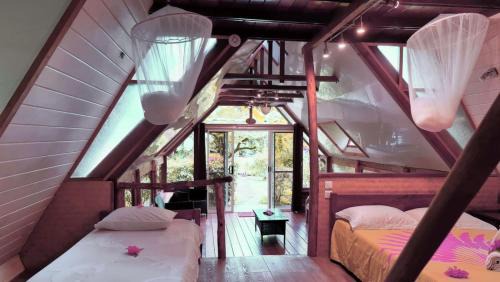 Teahupoo Ski Chalet | RAIATEA - Utuafare Hamoa