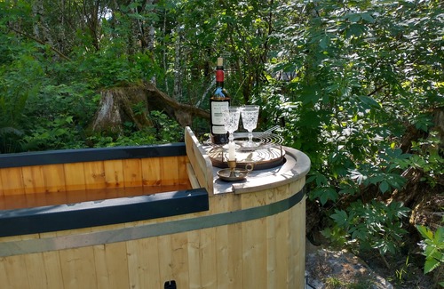 Forks RV Rental | Rain fed Hot Tubs on a Backcountry Lake! Boutique Camping @ 9Mile