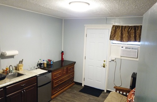 Hilo Apartment | Rainbow Hale, Unit 2—a delightful and convenient pet-friendly retreat.