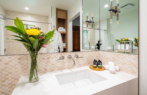 Gallatin Gateway Hotel | Rainbow Ranch Lodge