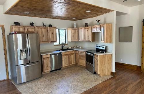 Pinetop-Lakeside Resort | Rainbows End Fishing Resort