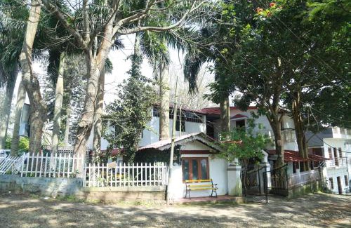 Yercaud Hotel | Rainforest inn