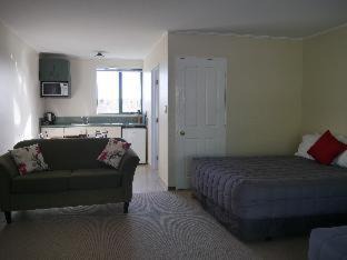 Fox Glacier Hotel | Rainforest Motel